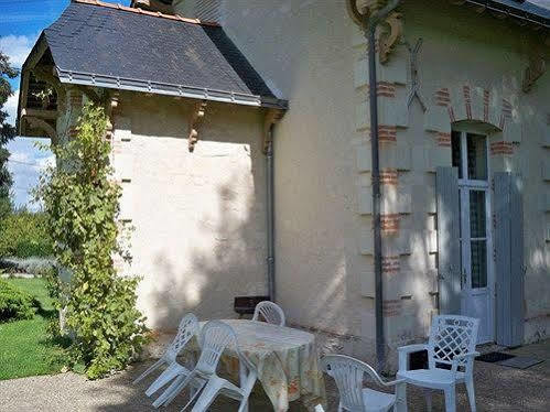 Hotel The Resid For Calixte Pérouges Esterno foto