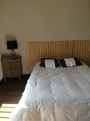 Hotel The Resid For Calixte Pérouges Esterno foto