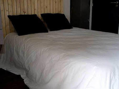 Hotel The Resid For Calixte Pérouges Esterno foto