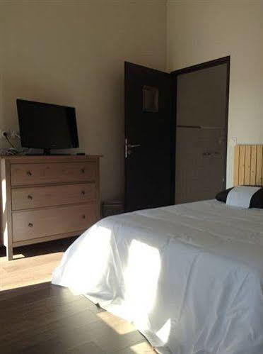 Hotel The Resid For Calixte Pérouges Esterno foto
